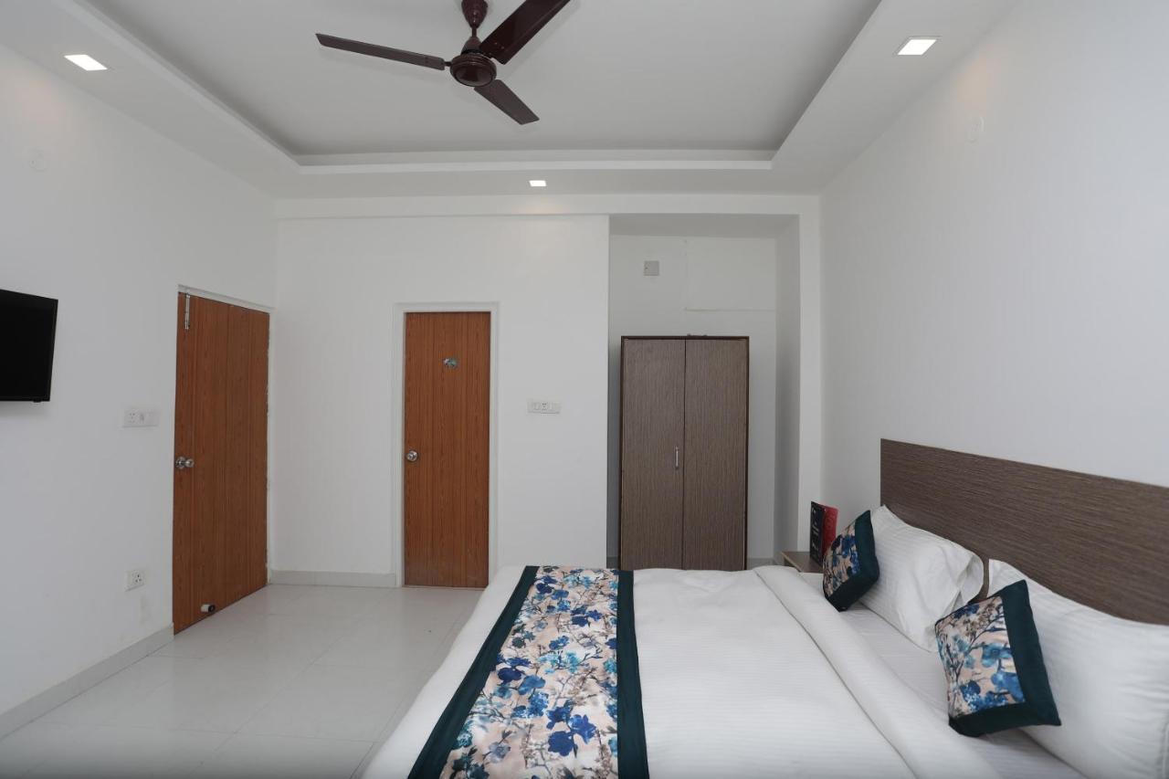 Oyo Hotel Qubic Stay Нью-Делі Екстер'єр фото